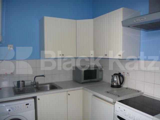 			Overlooking Canal!, 2 Bedroom, 1 bath, 1 reception Flat			 Hormead Road, Westbourne Park